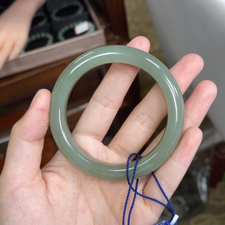 和田玉未镶嵌手镯55