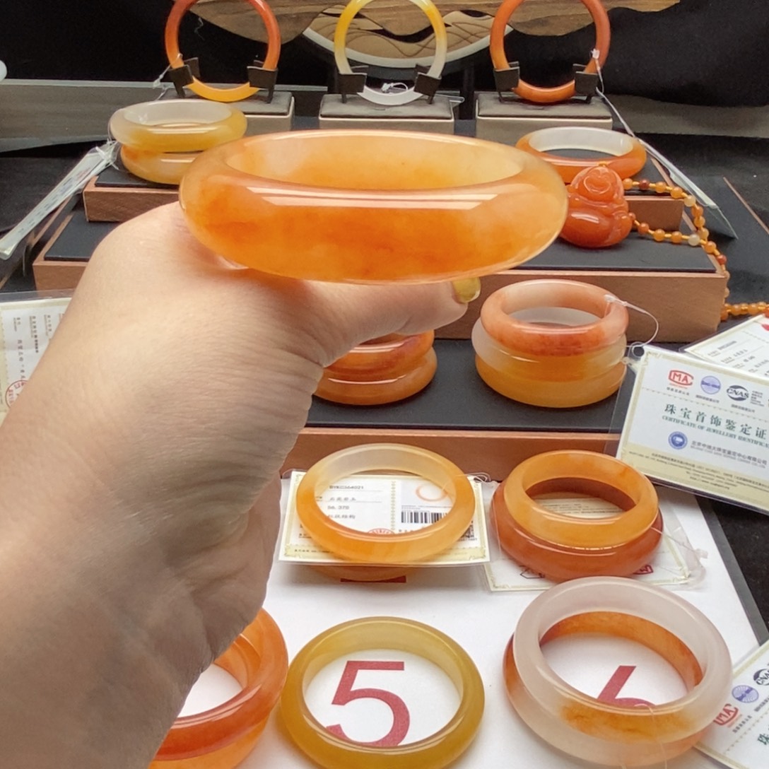 石英质玉（黄龙玉）未镶嵌手镯55