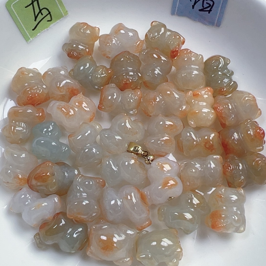 翡翠散珠翡翠生肖马，猪一个可挑