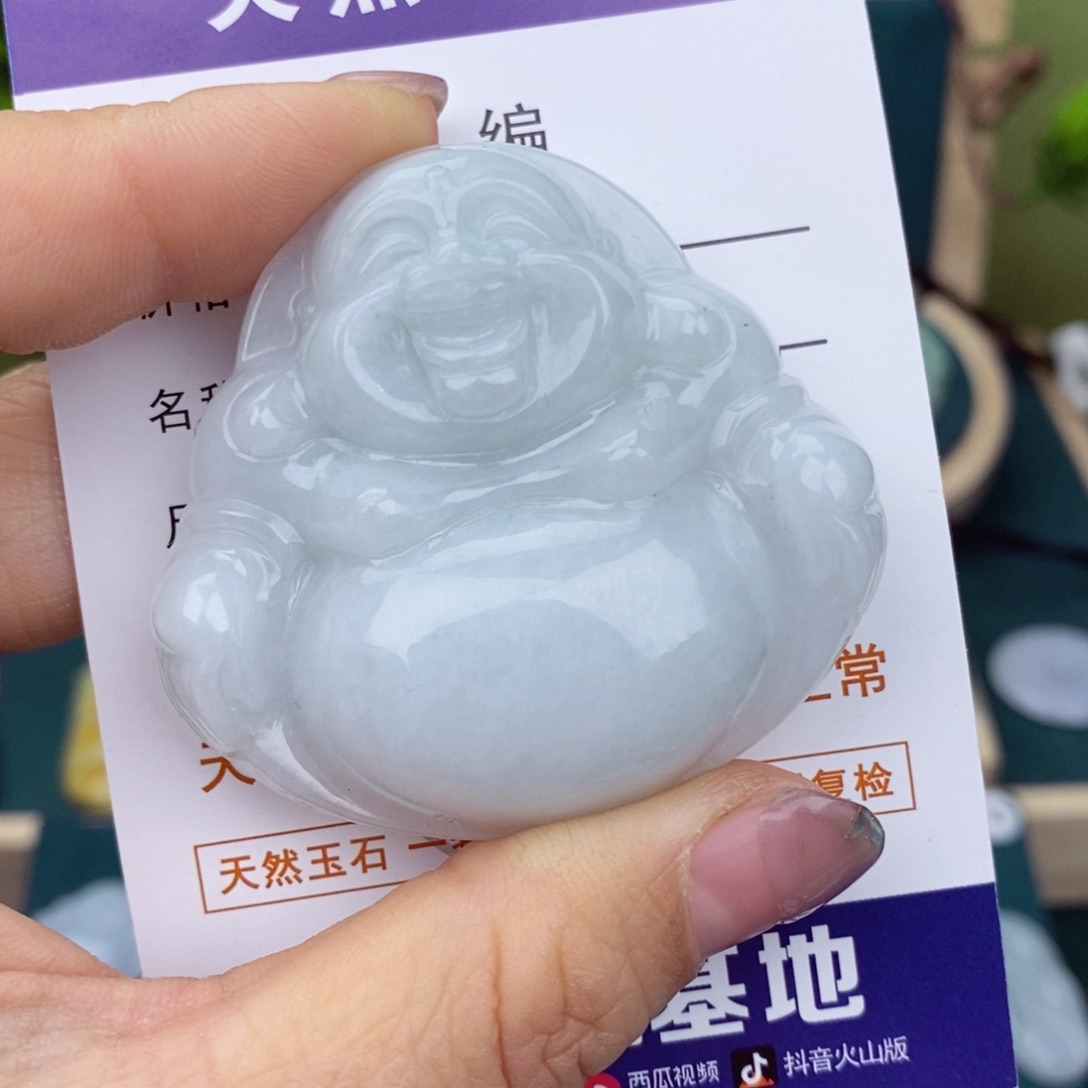 翡翠颈饰未镶嵌佛公