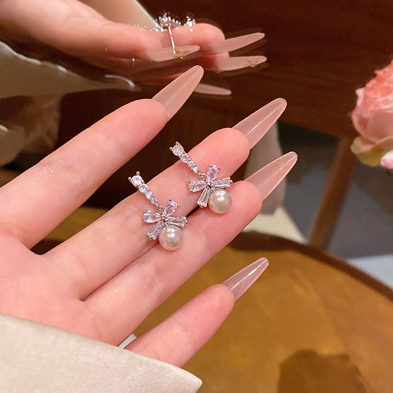 铜合金锆石耳饰 轻奢小众高级感超闪锆石蝴蝶结耳环韩系甜美时尚