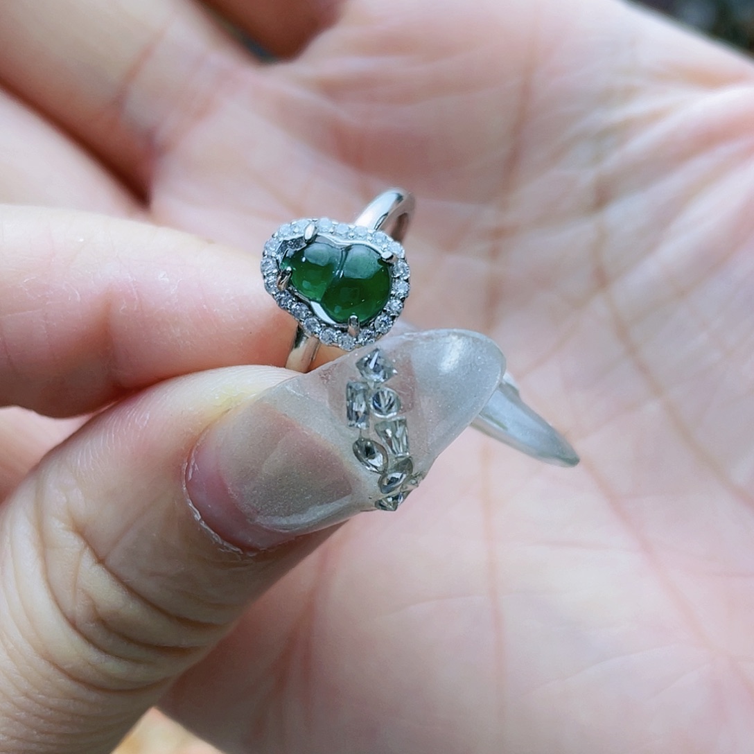 水晶手串未镶嵌绿葫芦戒指