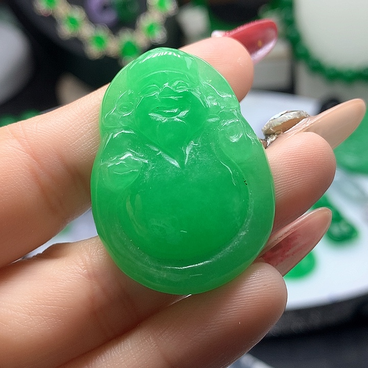 翡翠吊坠(赠链)未镶嵌