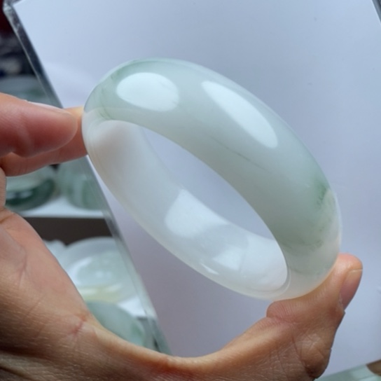 石英质玉（金丝玉）手镯未镶嵌