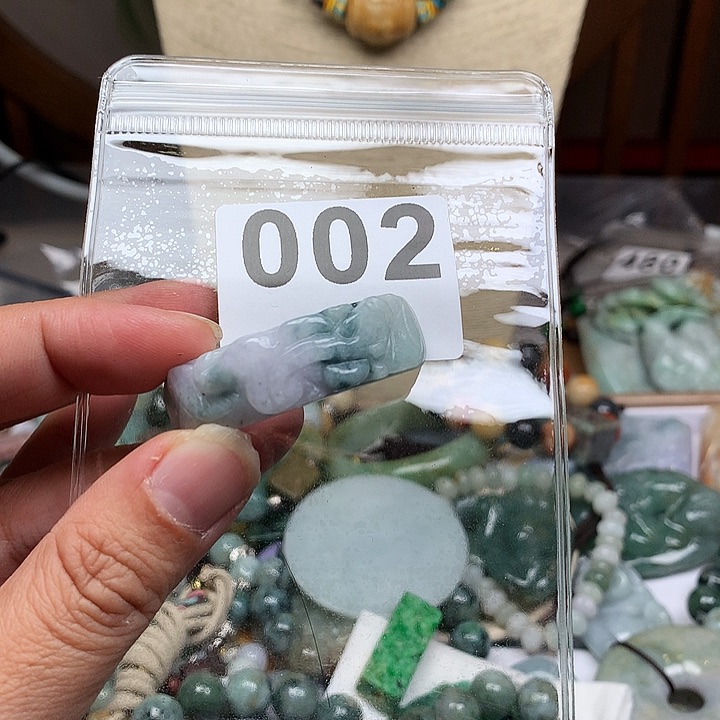 翡翠颈饰未镶嵌小*禧翡翠