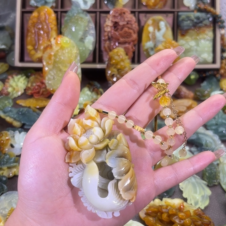 未镶嵌蛇纹石玉颈饰紫*?随机发