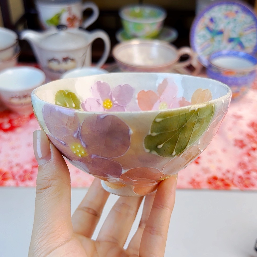 他家茶具瓷器真美！