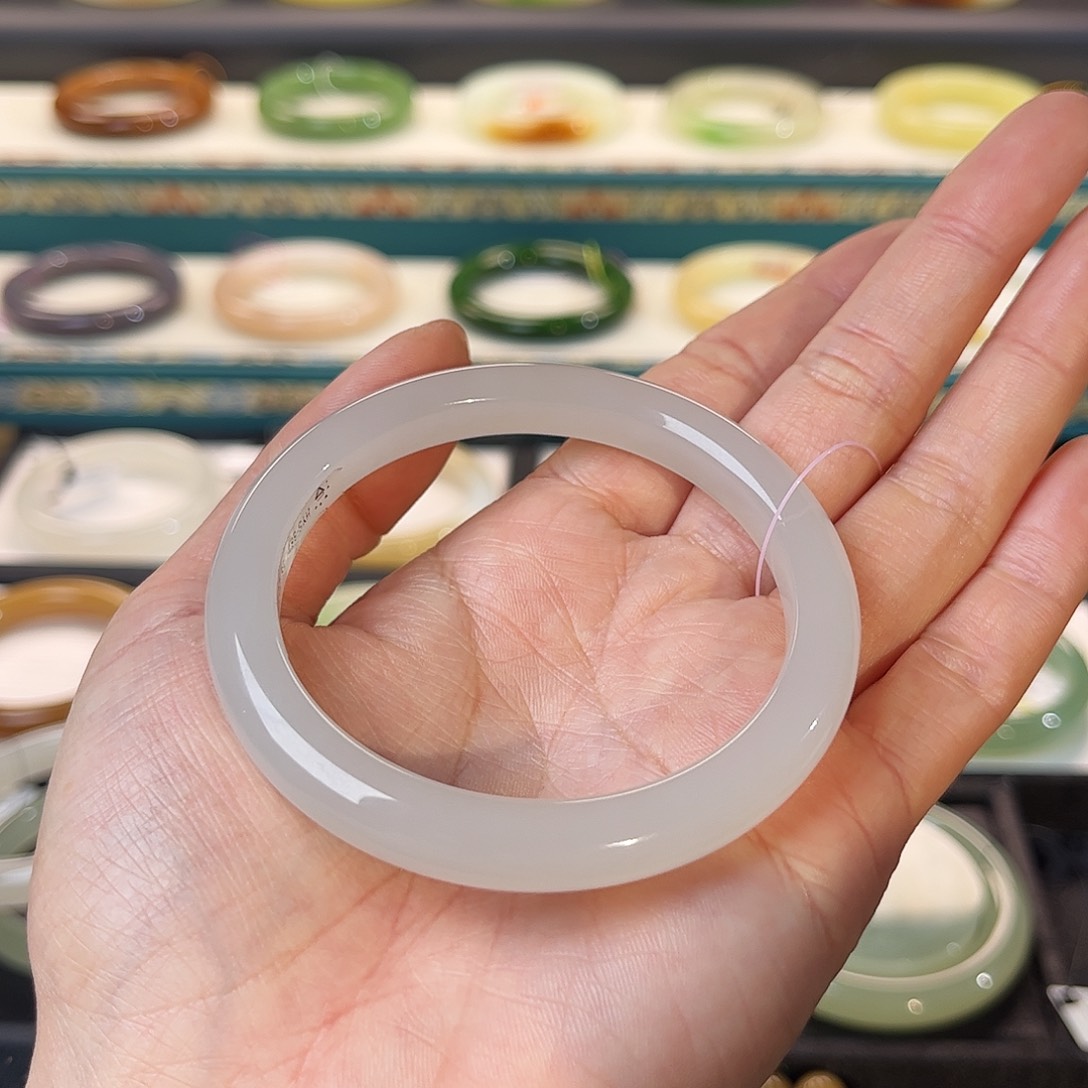 和田玉手镯未镶嵌S****R