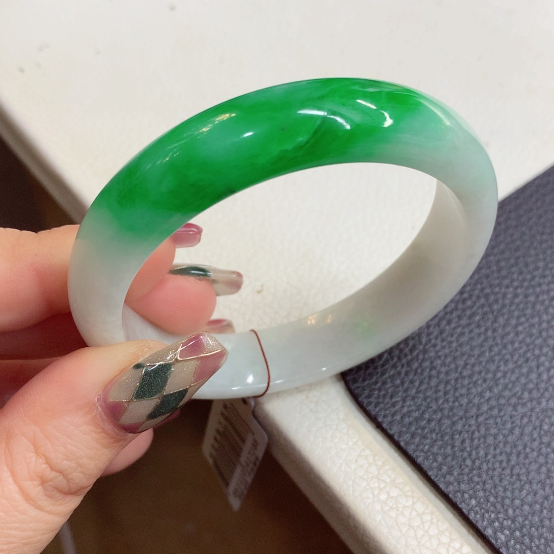 未镶嵌手镯翡翠缅甸