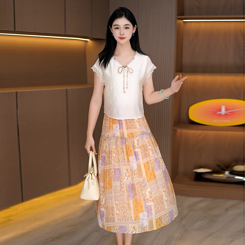 新款假两件裙气质连衣裙显瘦拼蕾丝花边袖洋气中长裙