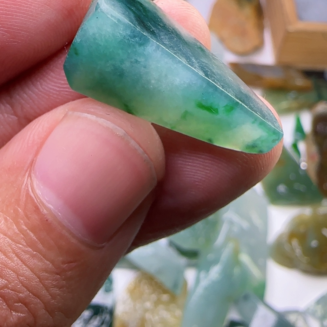 未镶嵌定制翡翠不包工