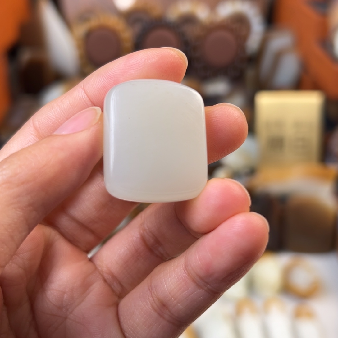 和田玉（糖玉）未镶嵌颈饰