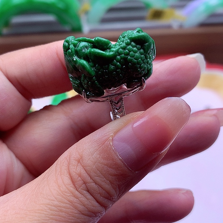 翡翠颈饰银S925镶嵌翡翠