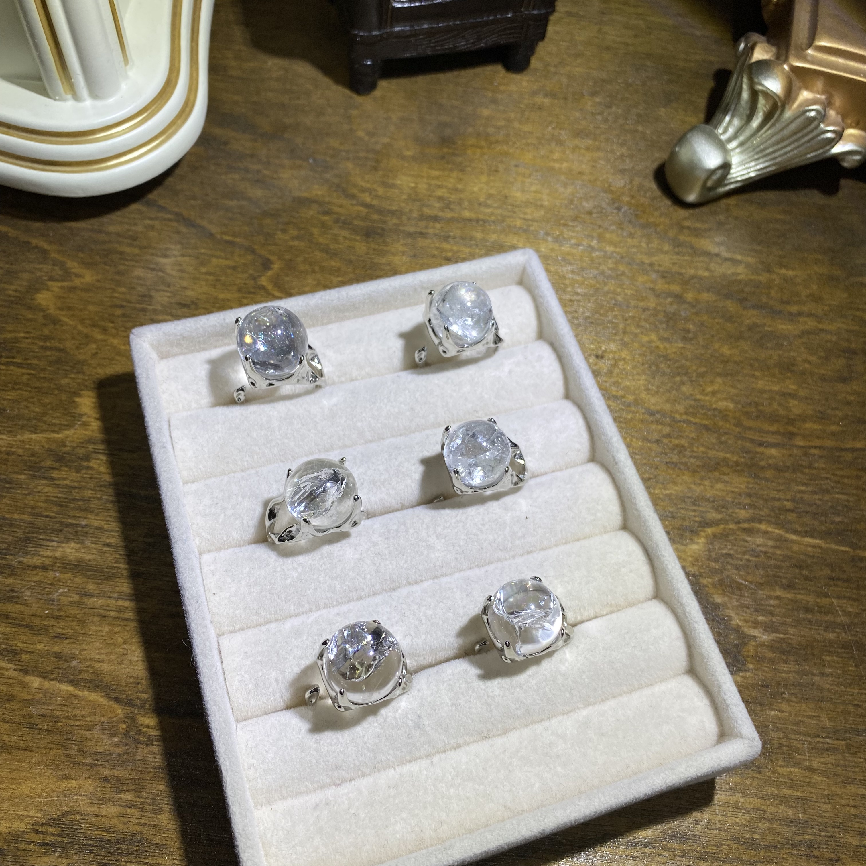 D796-天然白阿赛水晶戒指-多样性发其一