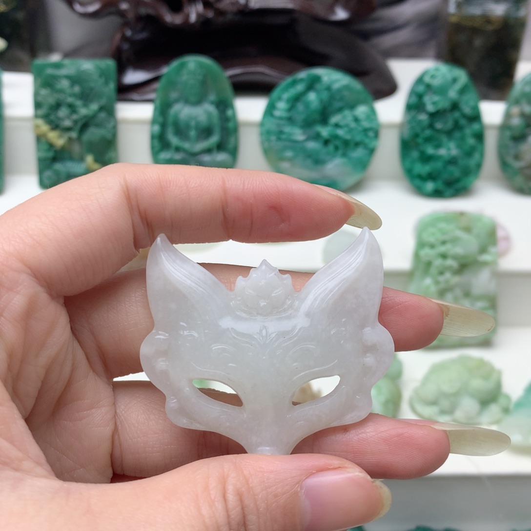 飞***独山玉未镶嵌颈饰