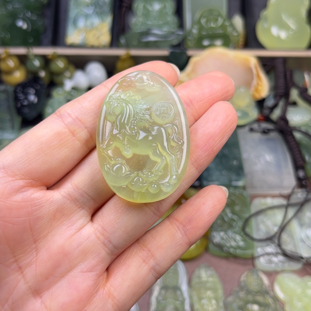 虾****蛇纹石玉未镶嵌吊坠(赠链)