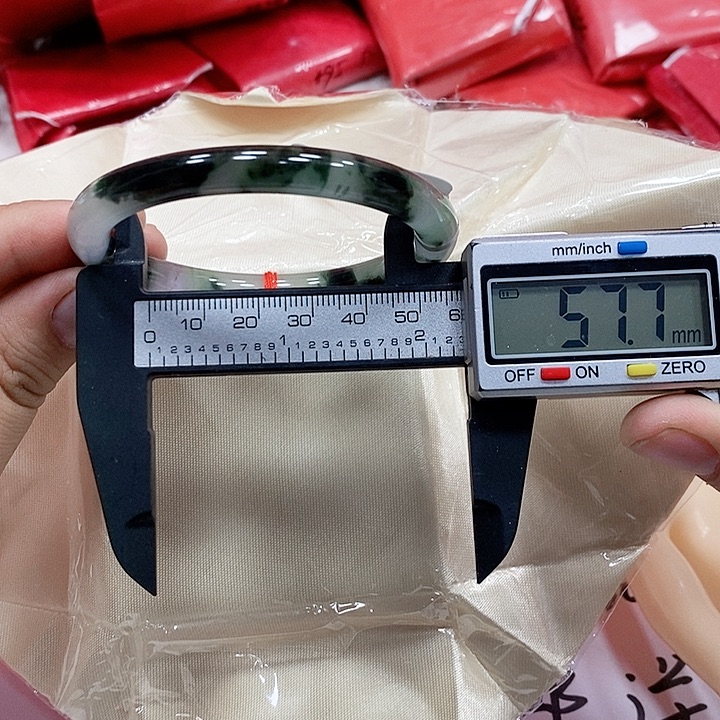 翡翠手镯未镶嵌154