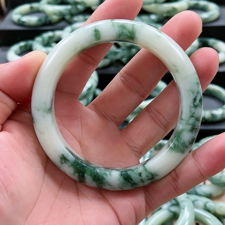 【闪购商品】透闪石-蛇纹石玉手镯未镶嵌时**缓