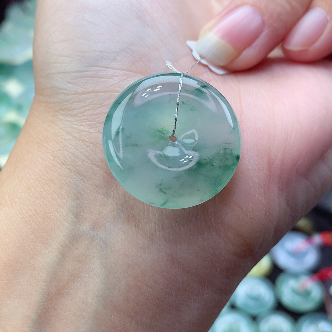 翡翠颈饰未镶嵌46尺寸25.2-6.3