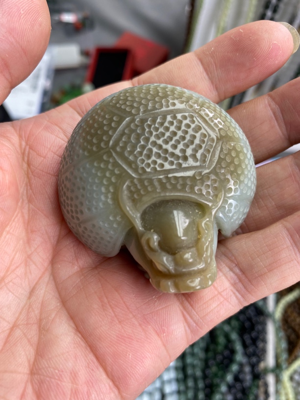和田玉且末蓝带糖色鸿运当头龙龟手把件