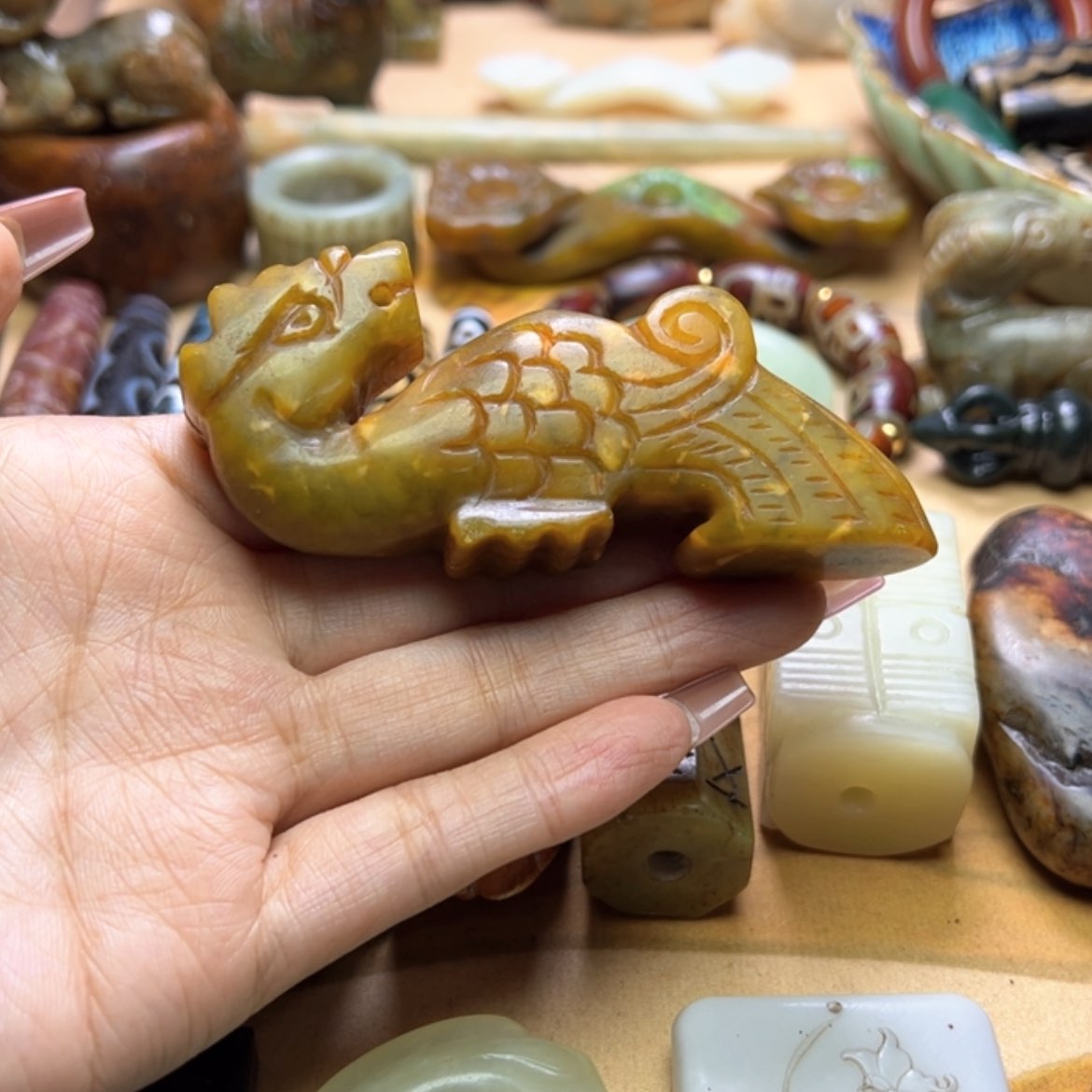 【闪购商品】蛇纹石玉颈饰未镶嵌