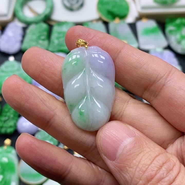 翡翠颈饰未镶嵌吊坠