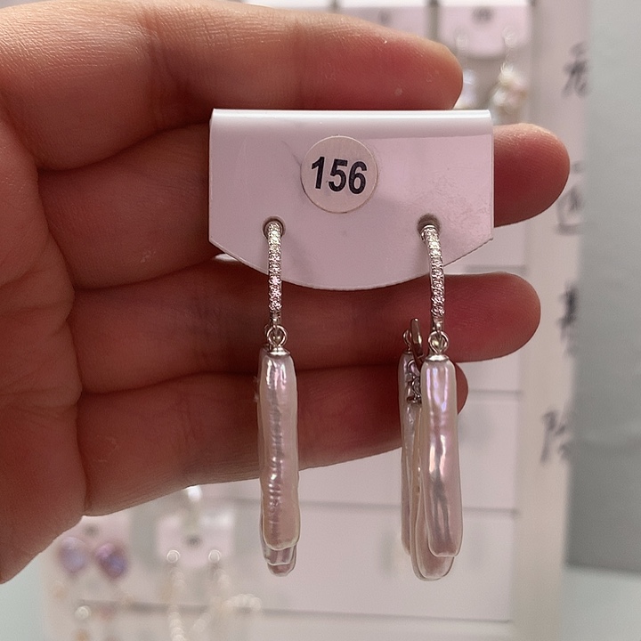 无非金属巴洛克花瓣耳饰