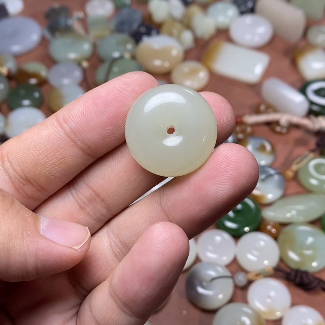 和田玉吊坠(不含链)未镶嵌