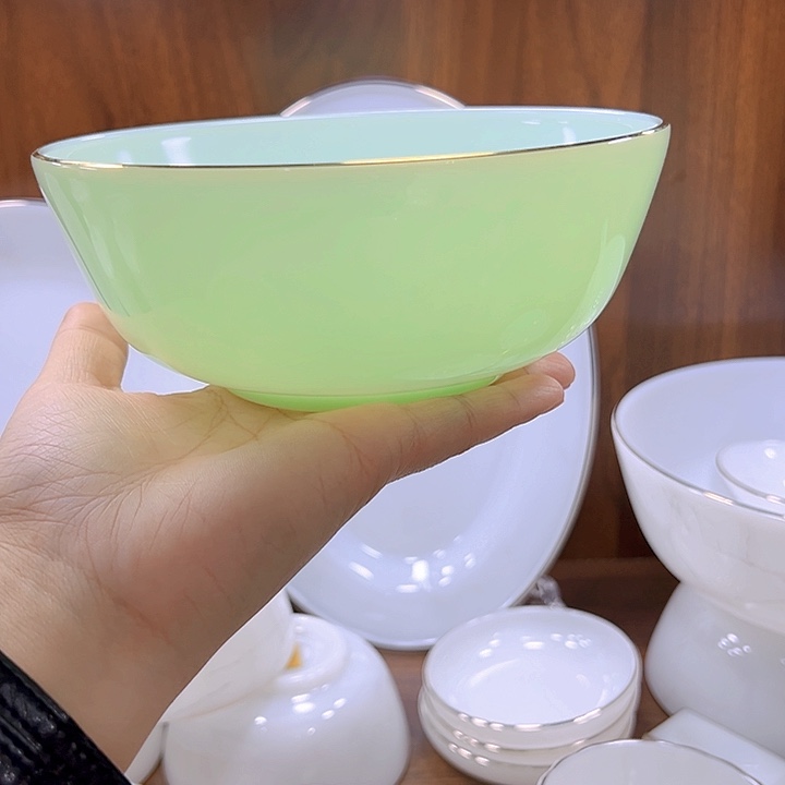 绿玉瓷6.5寸面碗1个