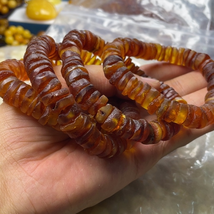 未镶嵌琥珀珠宝奇石
