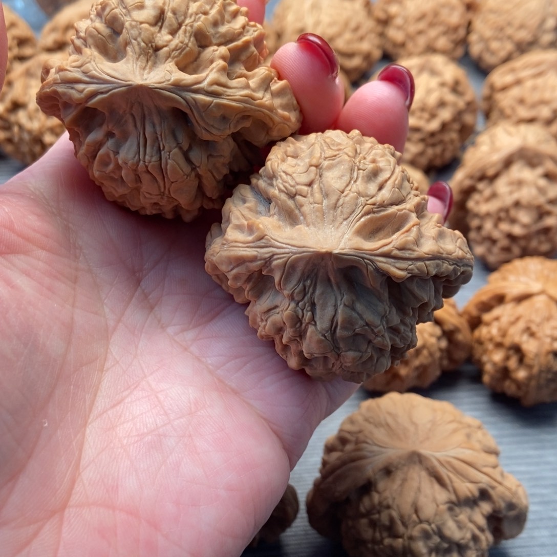 倒***龙文玩核桃吊坠核桃