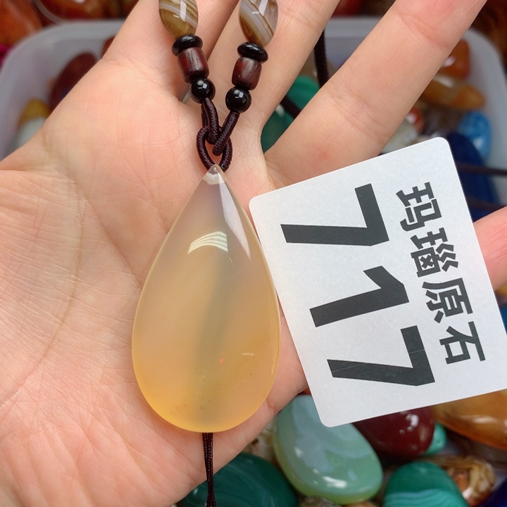 玛瑙/玉髓颈饰未镶嵌