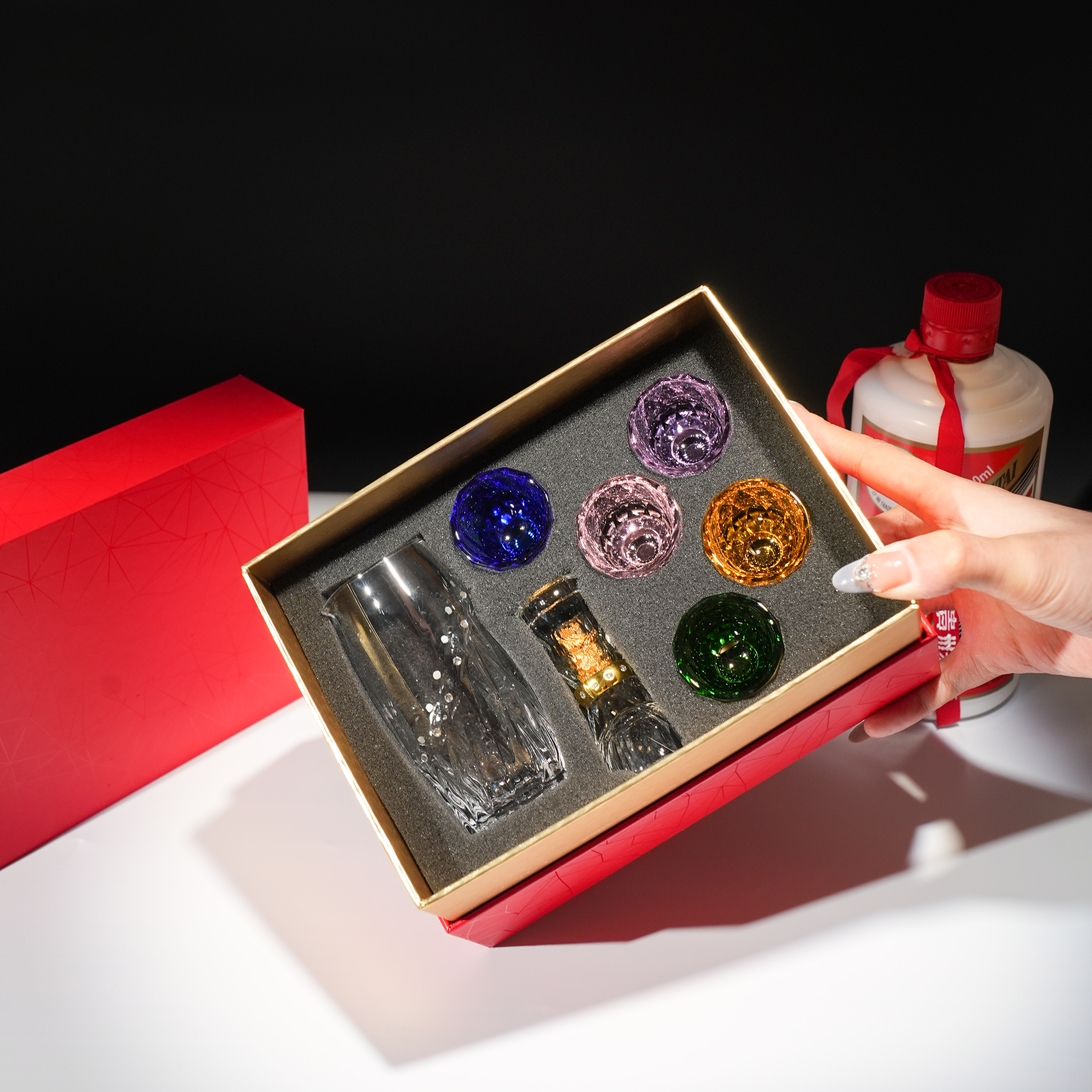 创意缤纷炫彩水晶一口茅台杯小酒杯子高档手工家用中式白酒杯无铅