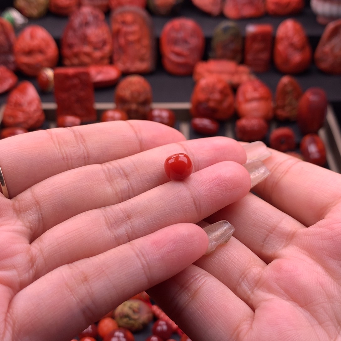 南红玛瑙南红川料原矿老型8.2mm未镶嵌