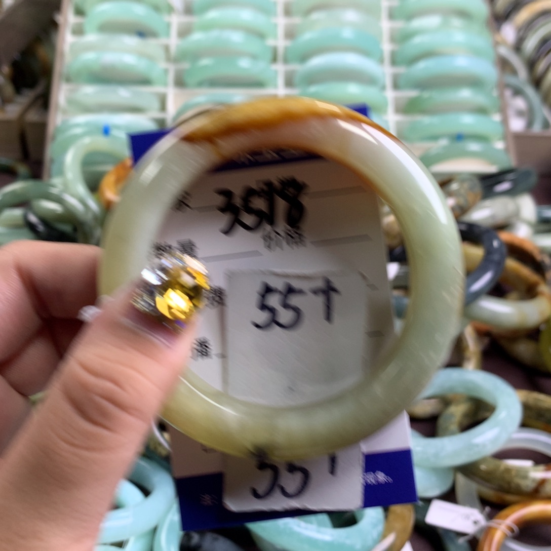蛇纹石玉手镯未镶嵌3518
