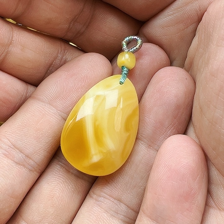 蜜蜡未镶嵌珠宝奇石人***渡蜜蜡吊坠