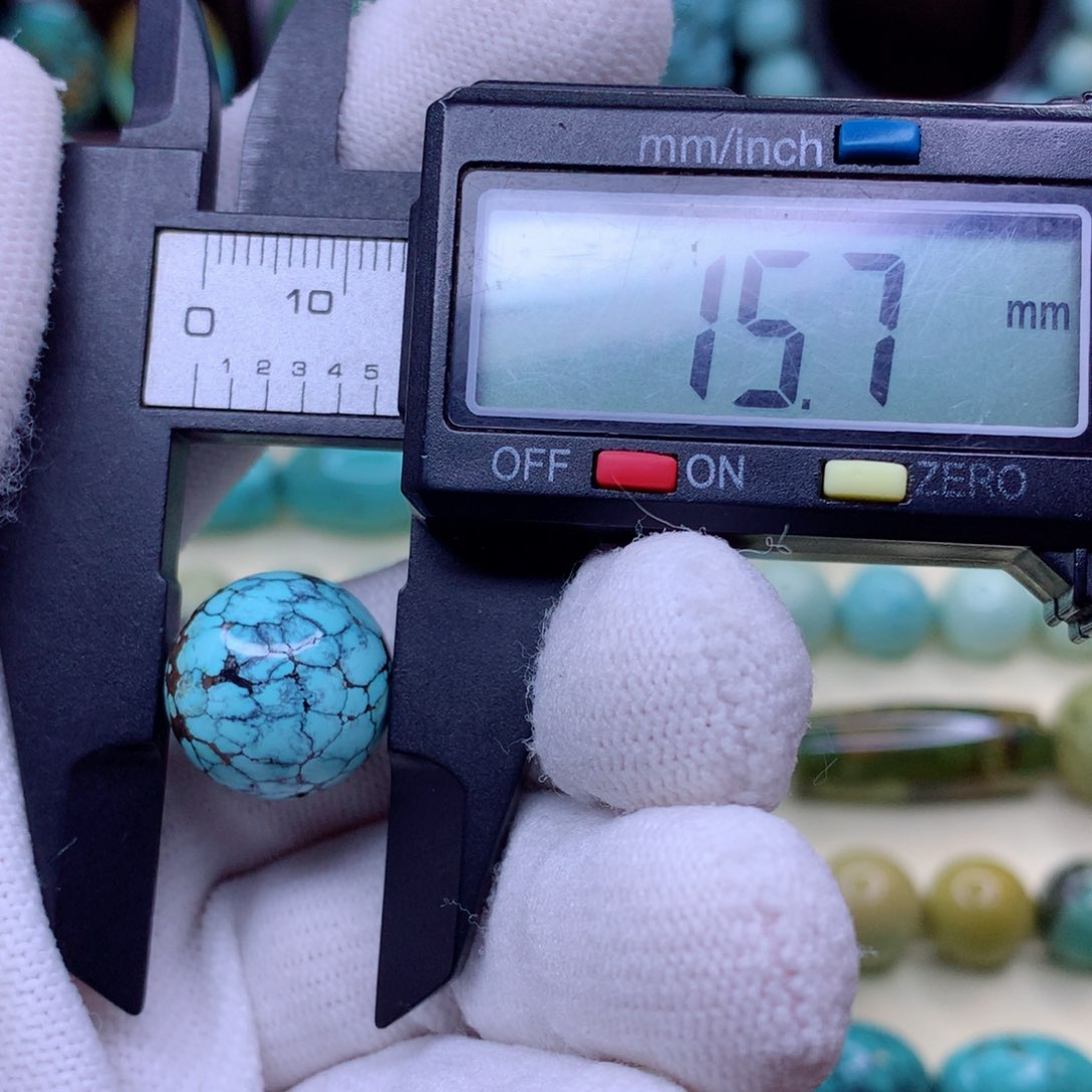 绿松石颈饰未镶嵌