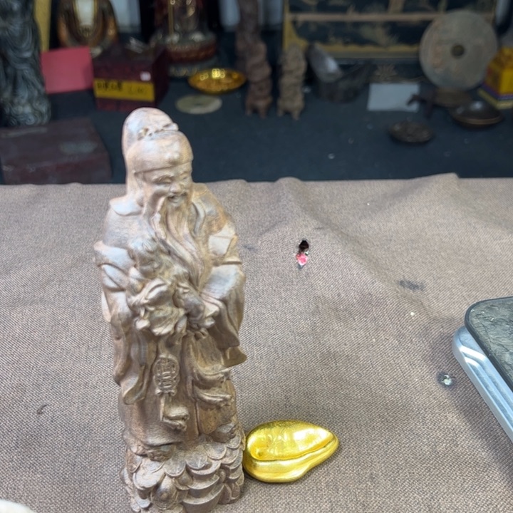 精品摆件工艺品等