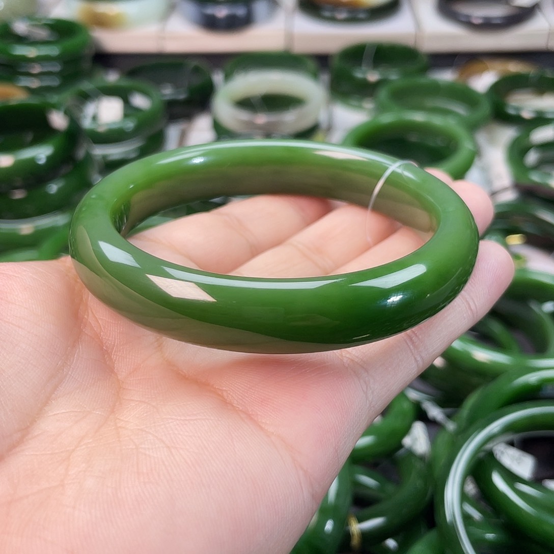 和田玉（碧玉）手镯未镶嵌你*宝