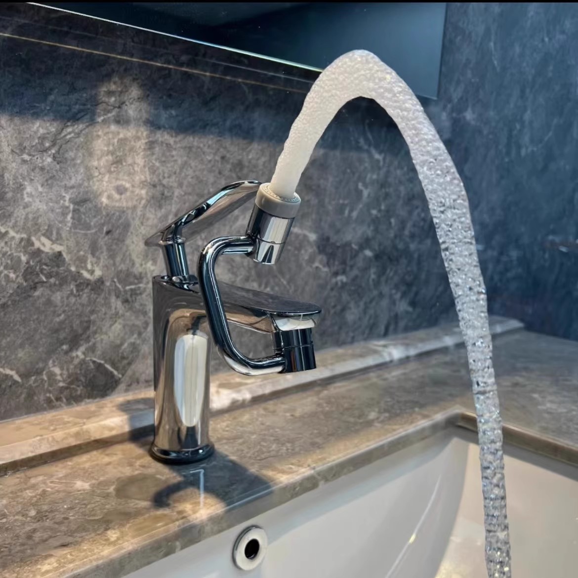 卫浴面盆龙头冷热混水龙头机械臂万向双模水龙头延伸器防溅水