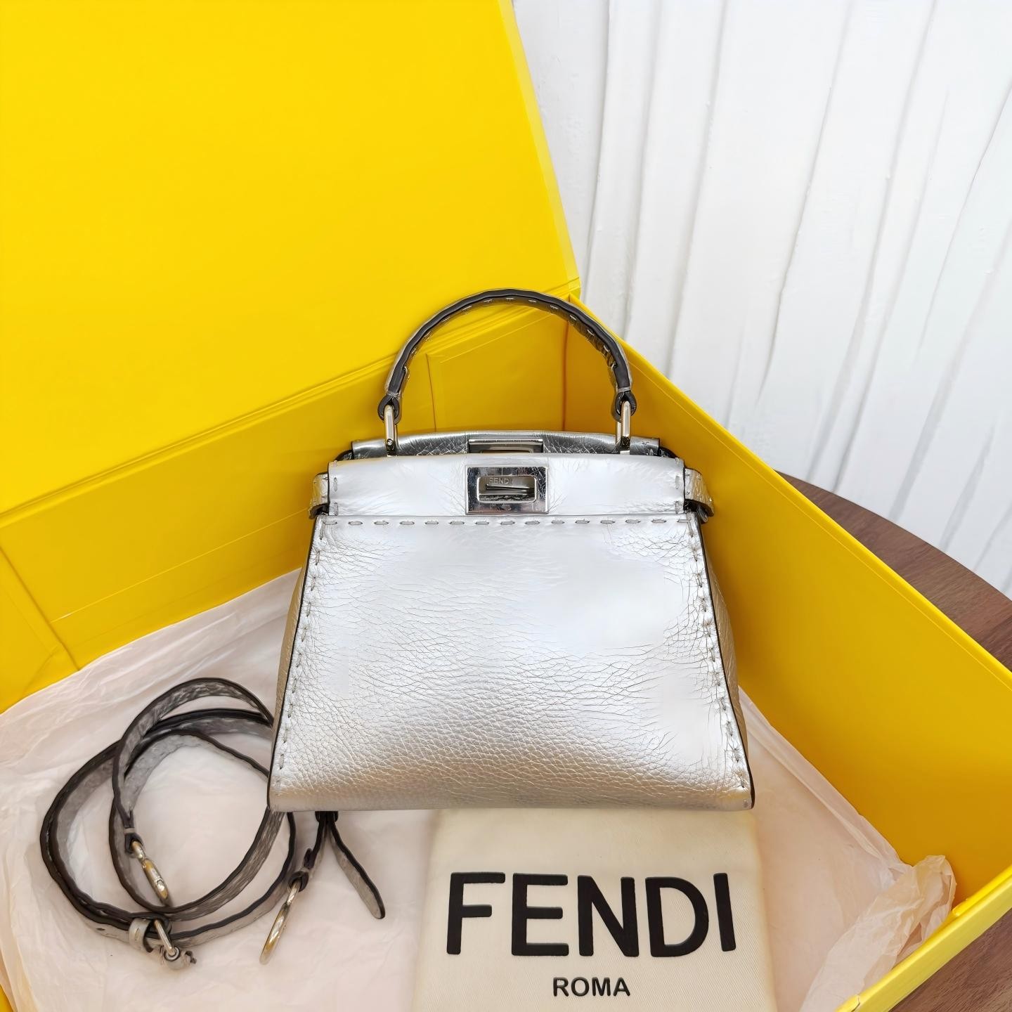 99新 FENDI/芬迪 /夏vv1114/单肩包/16264181