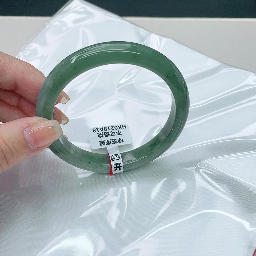 翡翠手镯未镶嵌正60.4