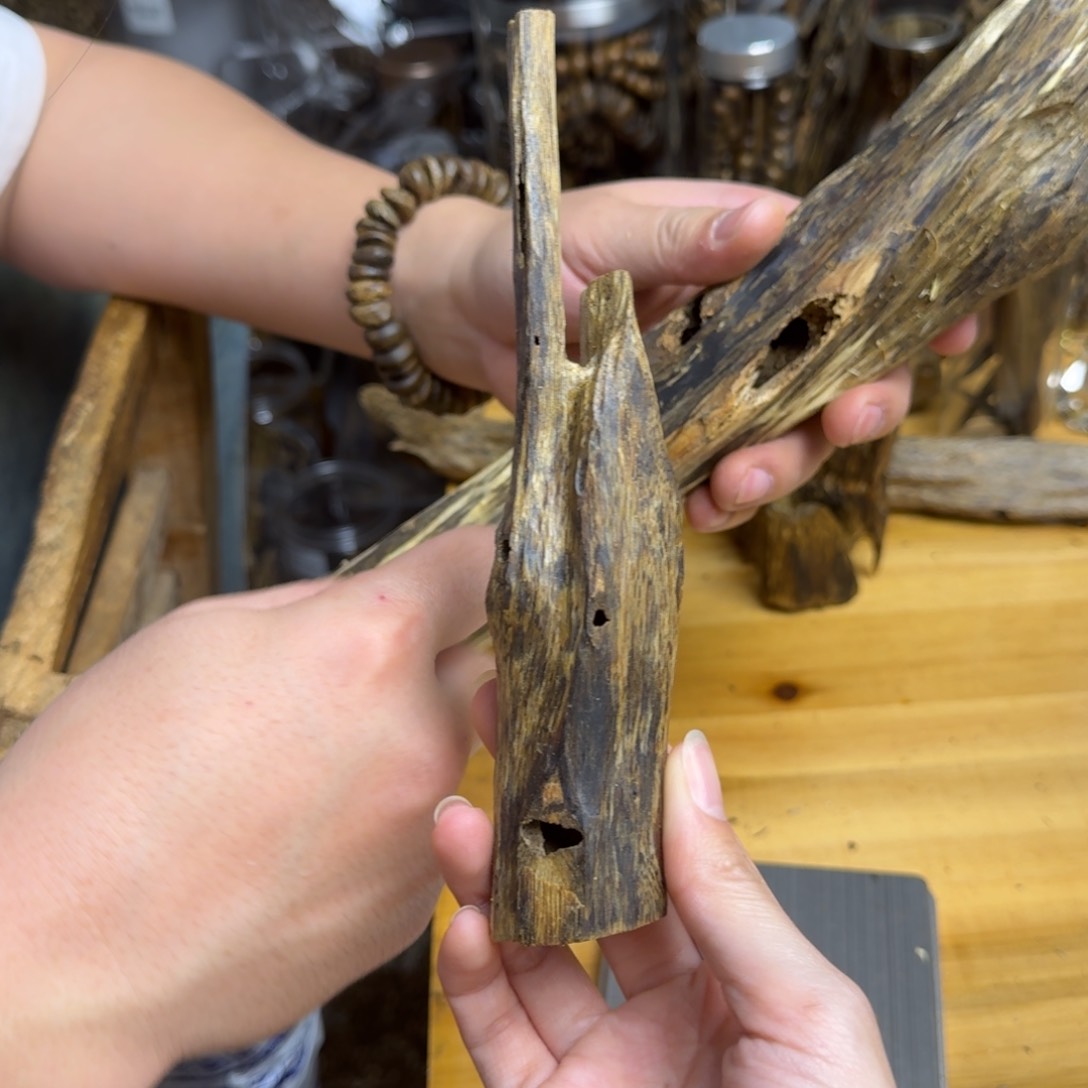 沉香手把件白棋品种块料38克