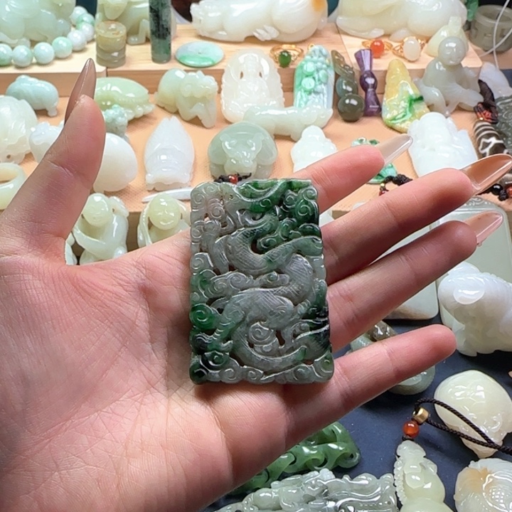 翡翠颈饰未镶嵌用****9