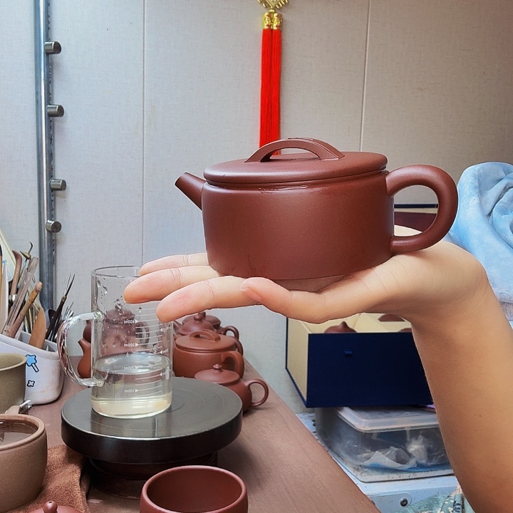 自***己茶壶紫砂汉瓦半手180毫升