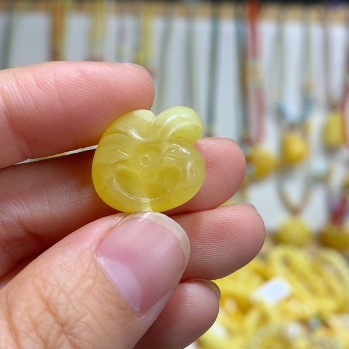 蜜蜡未镶嵌裸石配饰