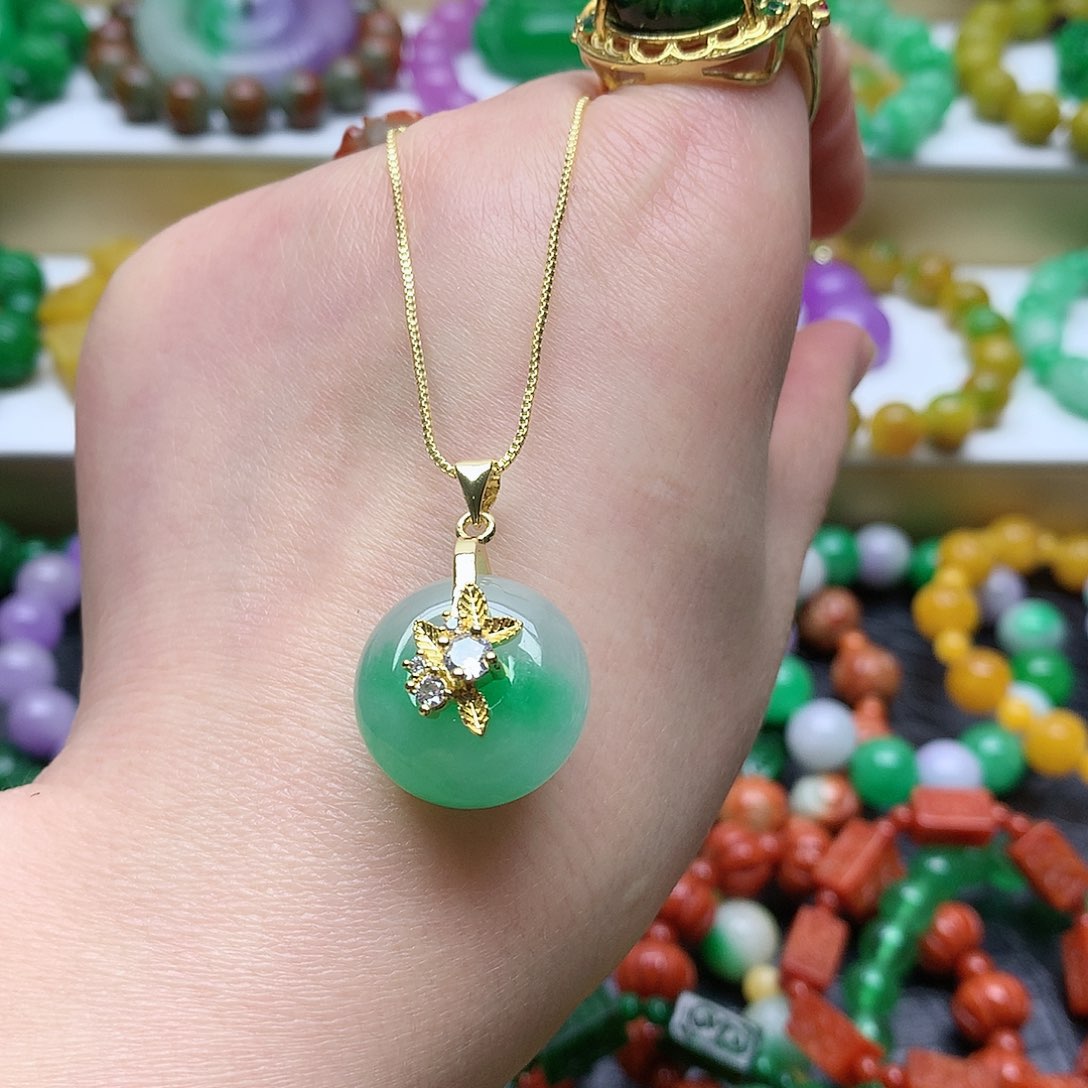 吊坠(赠链)未镶嵌翡翠