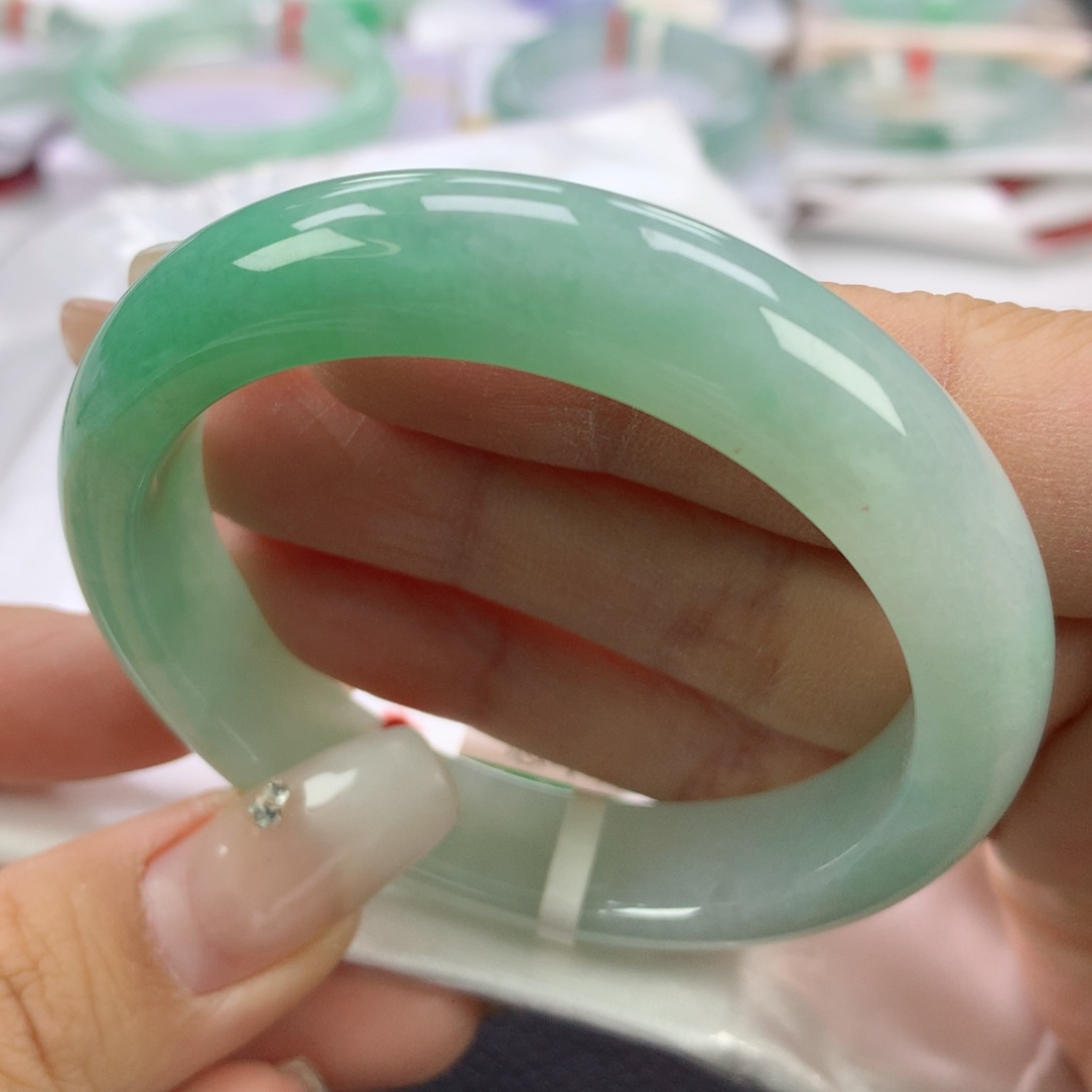 翡翠手镯未镶嵌53正