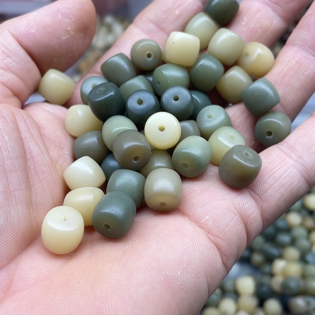 白玉菩提吊坠10、9青提直切100颗➕灯牌宠100颗