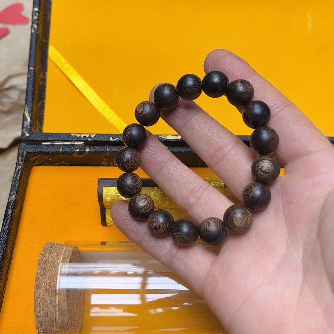 大叶紫檀（黑酸枝木类）